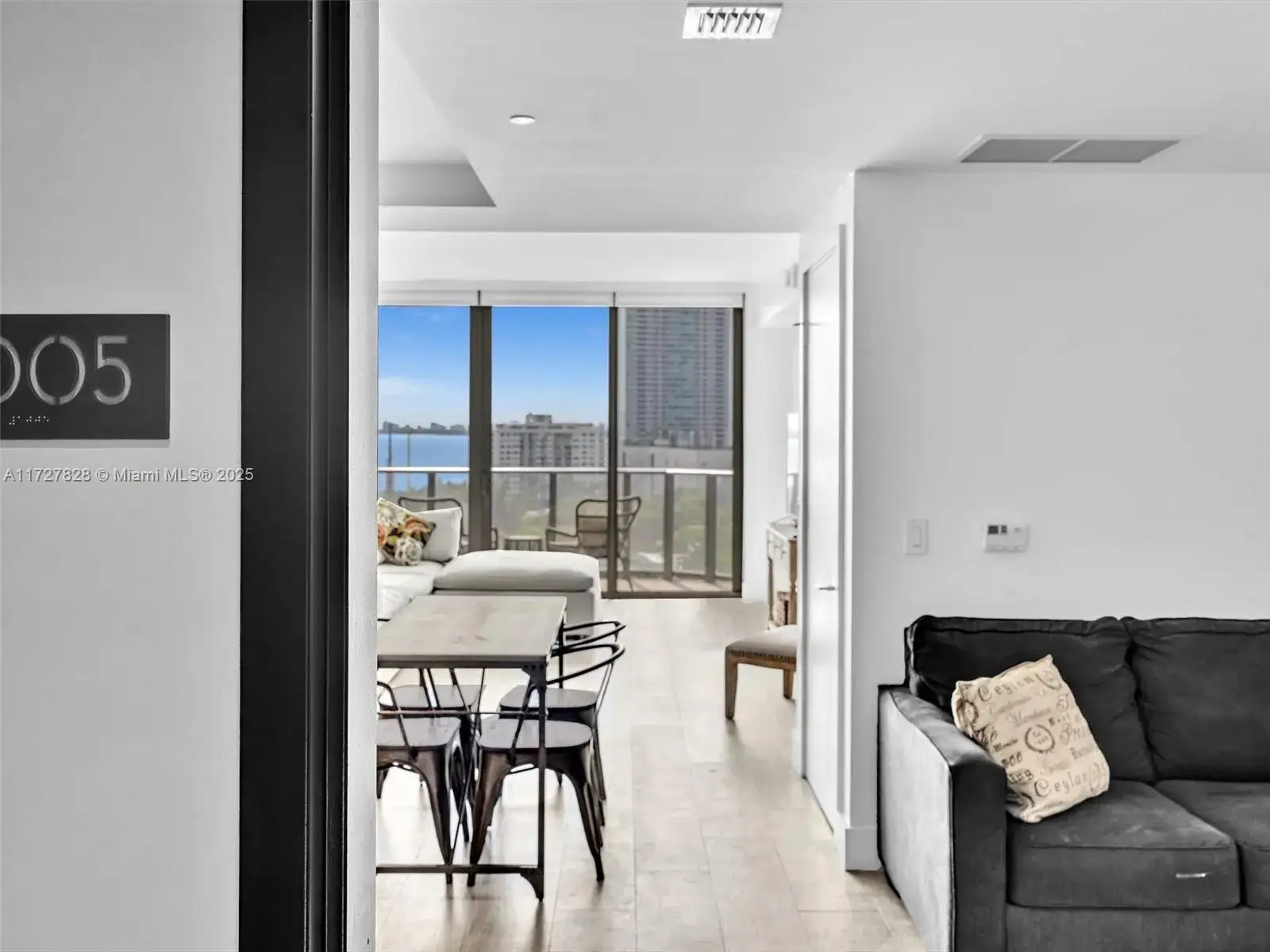 121 NE 34th St # 1005, Miami FL 33137 photo 3