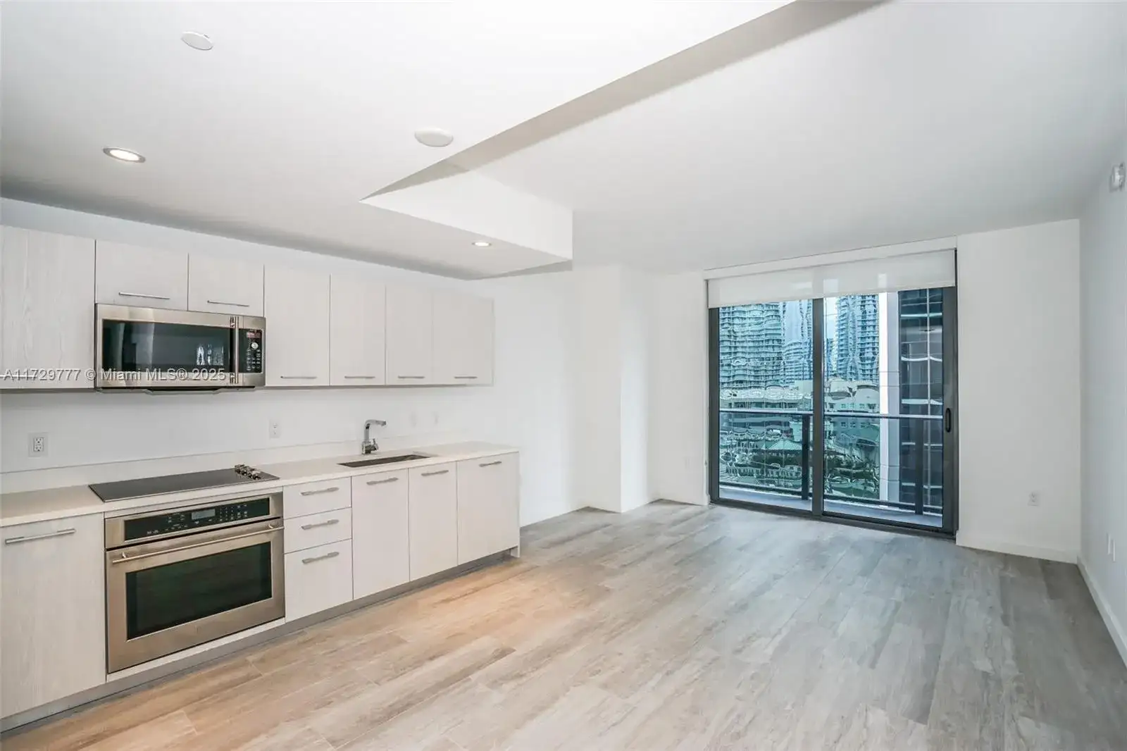55 SW 9 Street # 1407, Miami FL 33130 photo 3