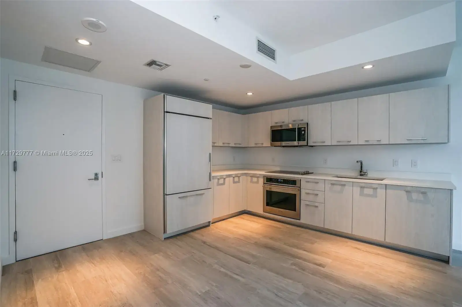 55 SW 9 Street # 1407, Miami FL 33130 photo 5