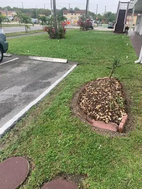 122 NE 204th St # 21, Miami Gardens FL 33179 photo 2