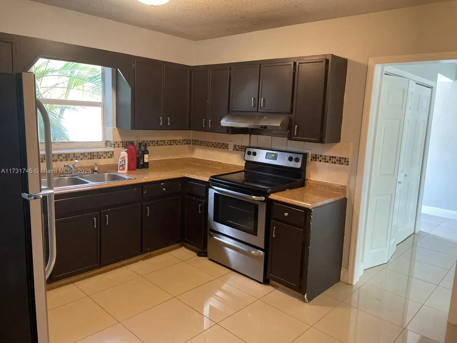 253 Sunshine Dr, Coconut Creek FL 33066 photo 4