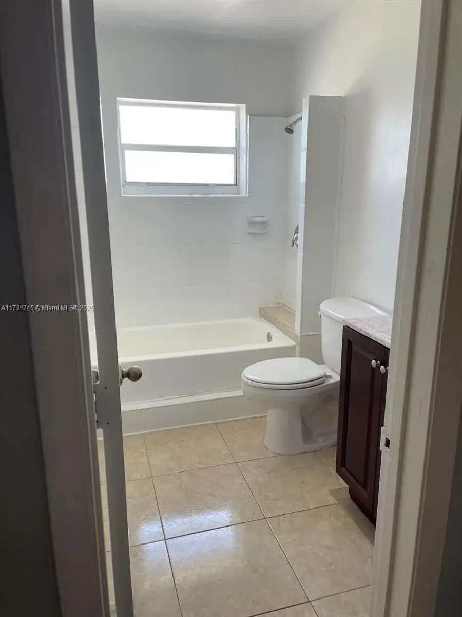 253 Sunshine Dr, Coconut Creek FL 33066 photo 5