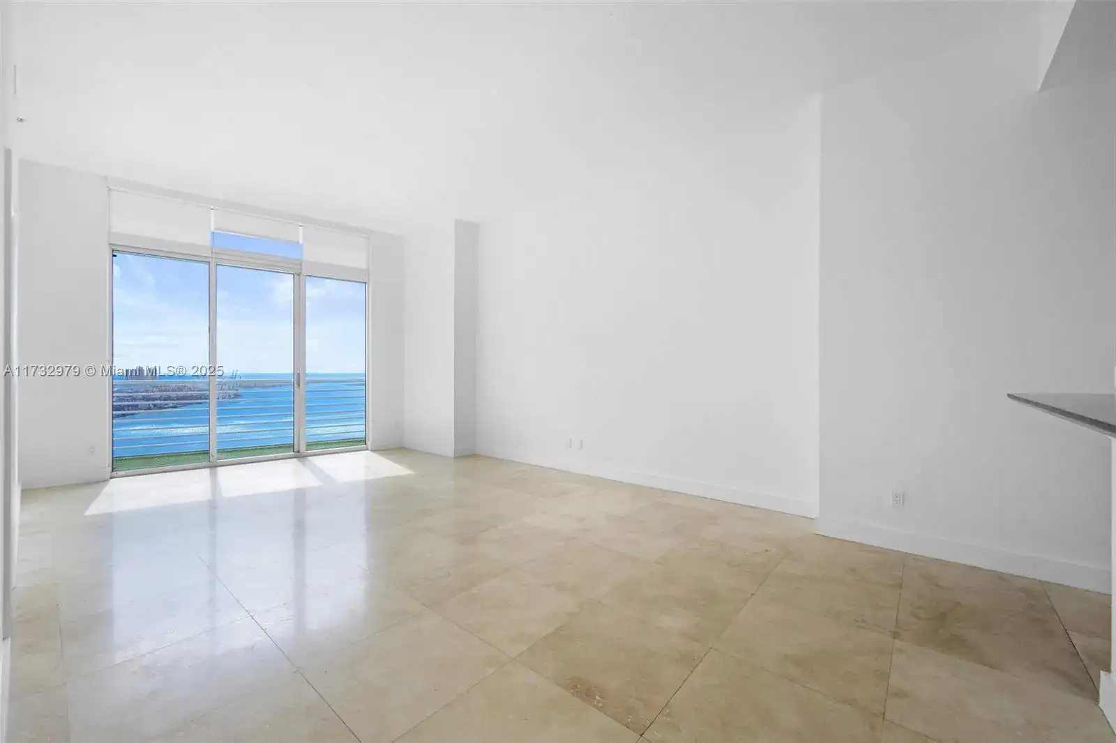 325 S Biscayne Blvd, Miami FL 33131 photo 3