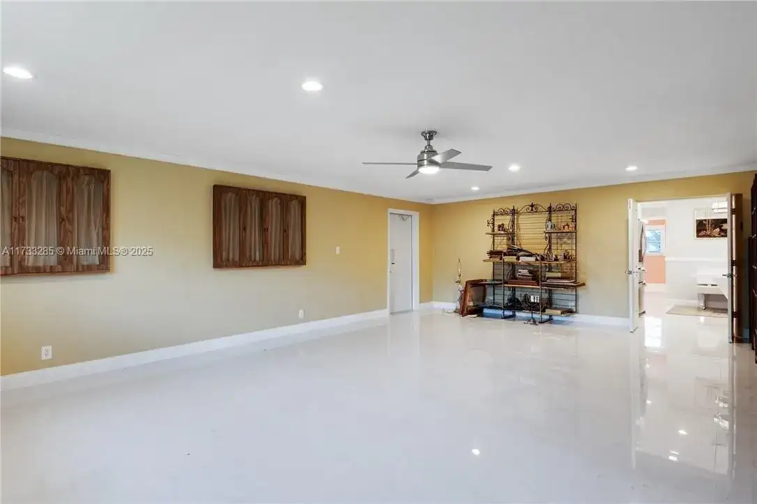 9106 NW 72nd Ct, Tamarac FL 33321 photo 5