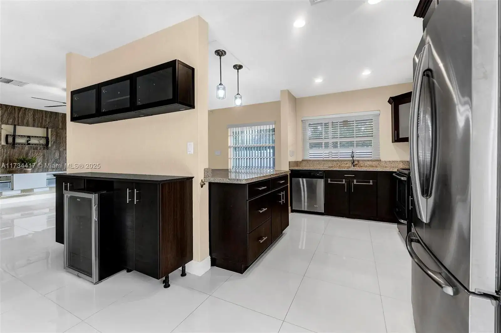 8240 NW 68th Ave, Tamarac FL 33321 photo 5
