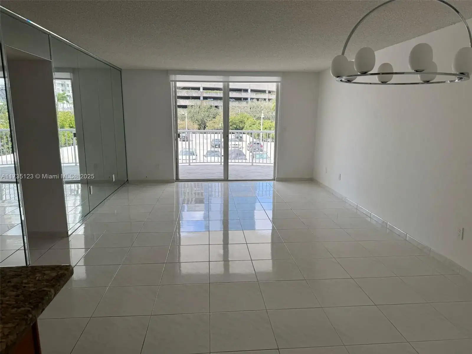 1420 Brickell Bay Dr, Miami FL 33131 photo 2
