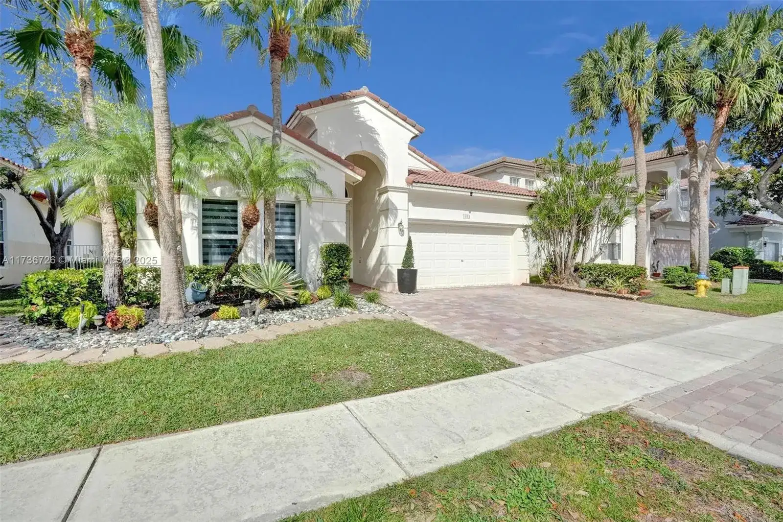 7373 NW 18th Ct, Pembroke Pines FL 33024 photo 2
