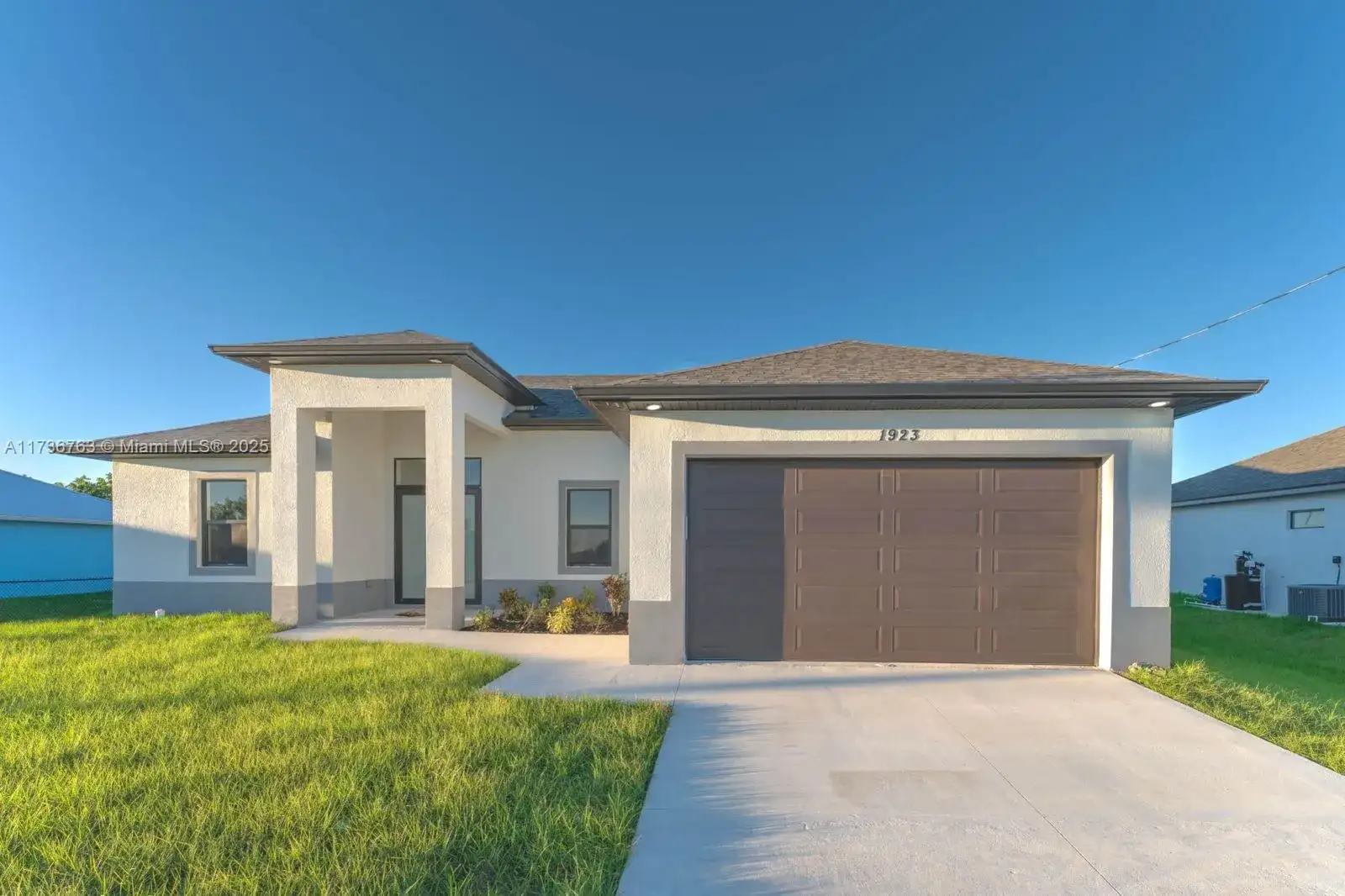 1923 NW 16th Ter, Cape Coral FL 33993 photo 2