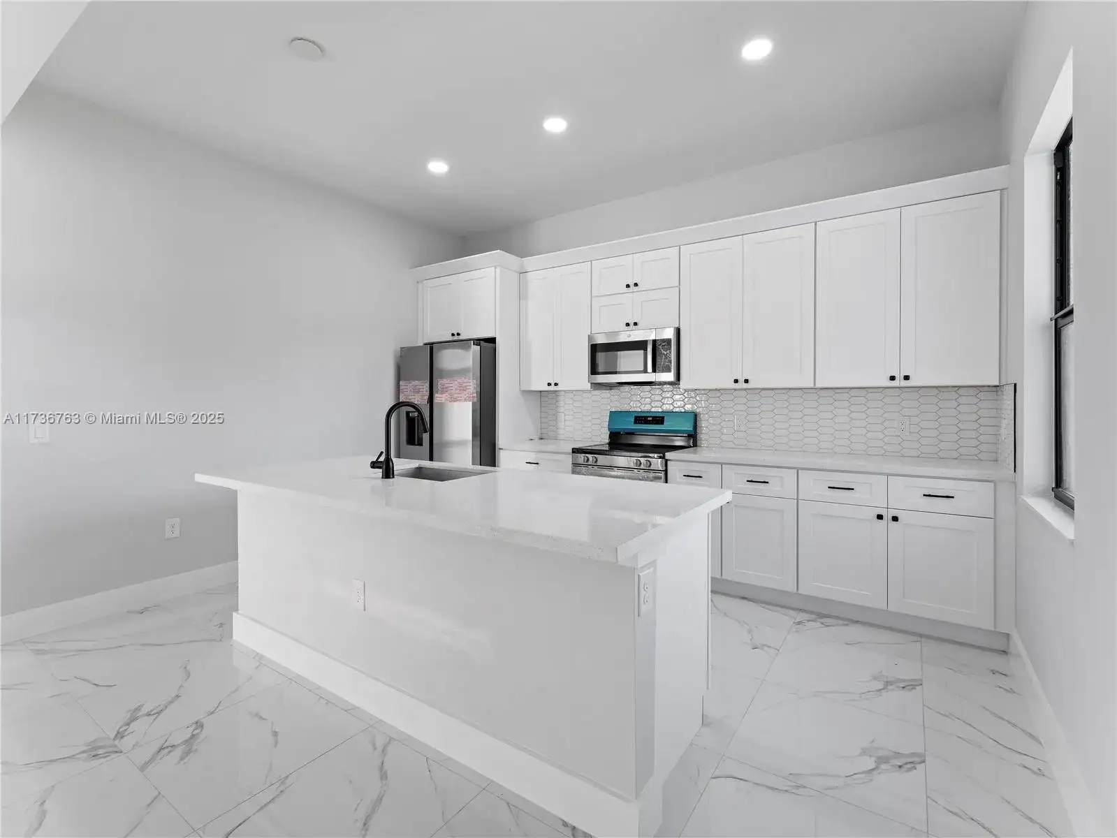 1923 NW 16th Ter, Cape Coral FL 33993 photo 5