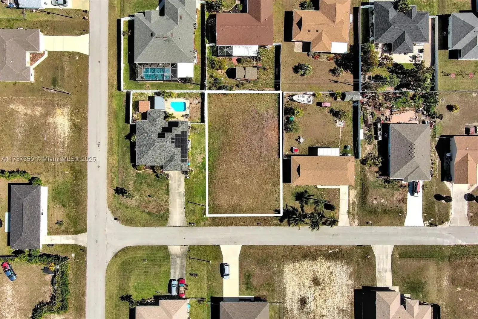2013 NE 18th Ave, Cape Coral FL 33909 photo 2