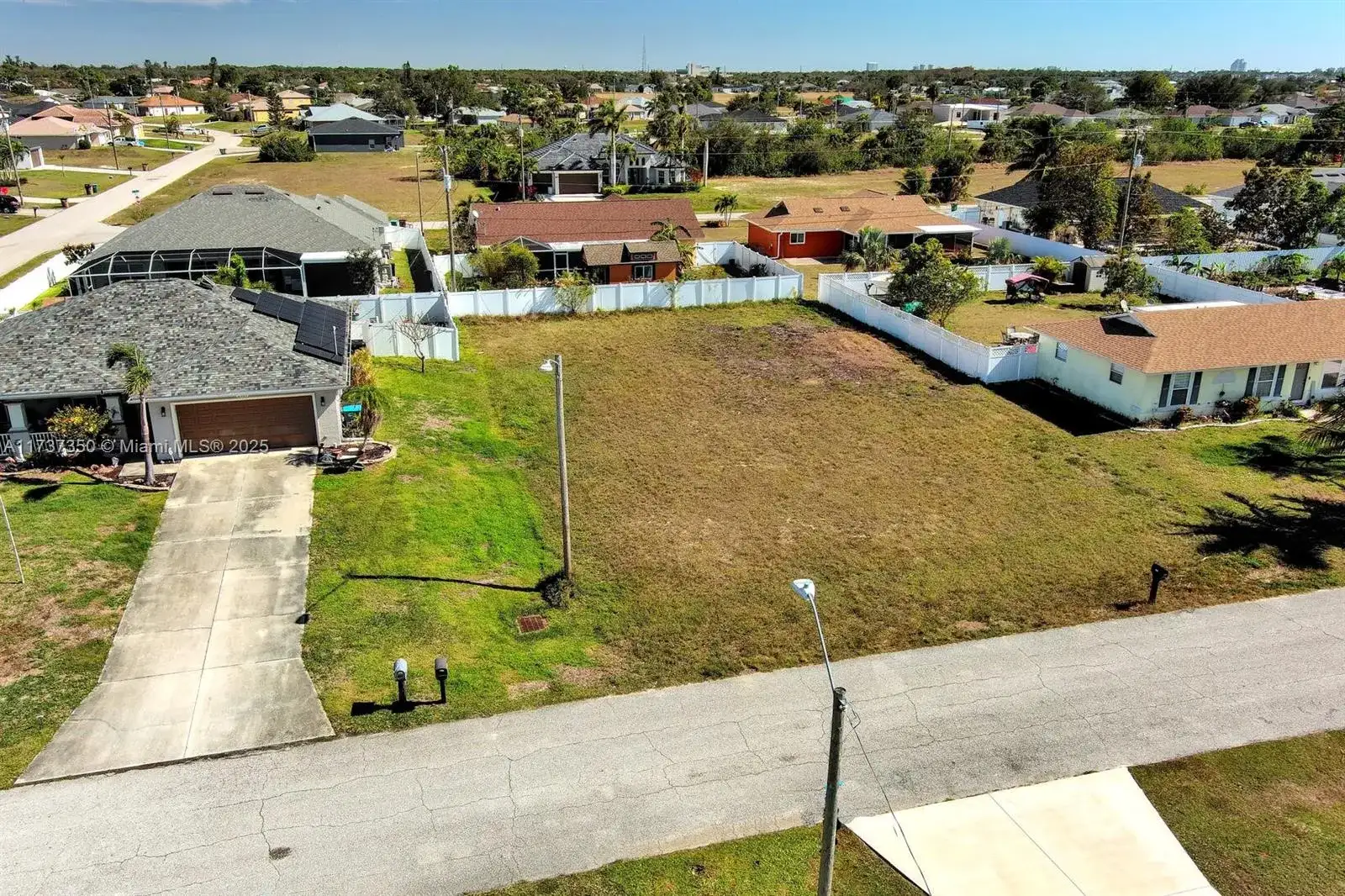 2013 NE 18th Ave, Cape Coral FL 33909 photo 5