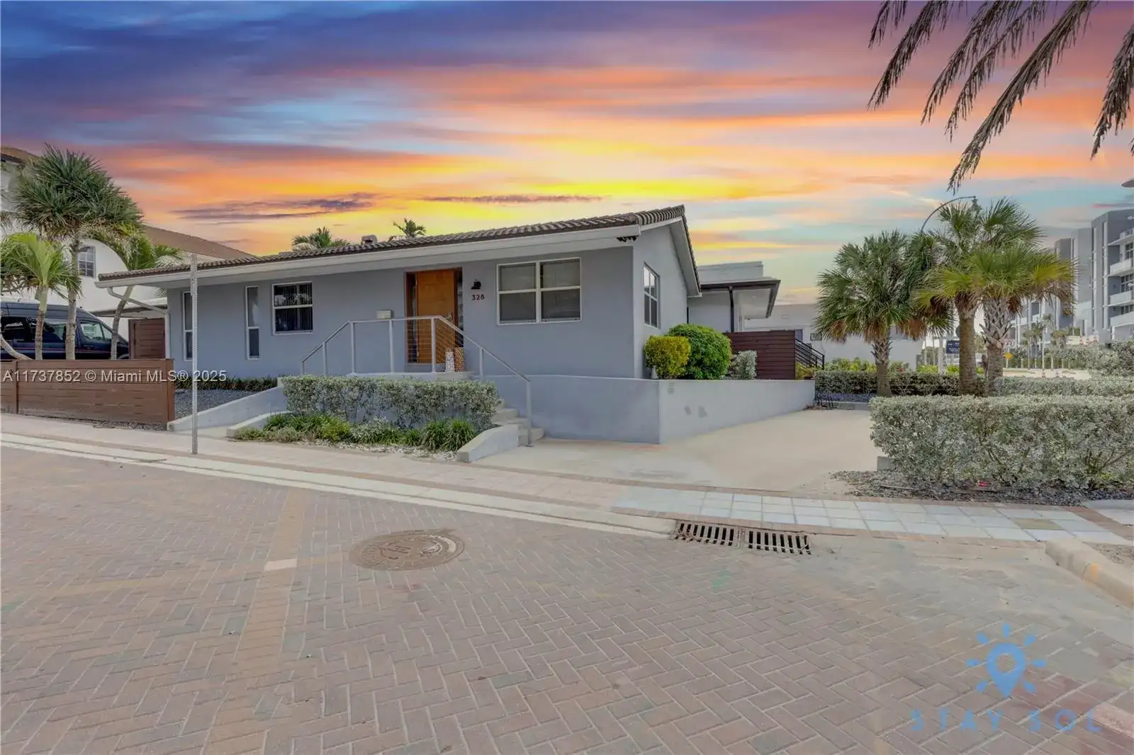 328 Missouri St, Hollywood FL 33019 photo 4
