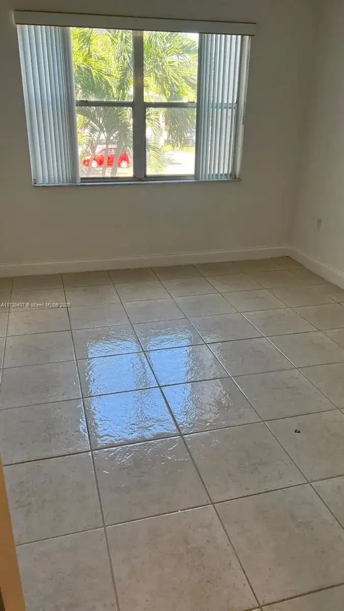 4205 N University Dr # 203, Sunrise FL 33351 photo 3