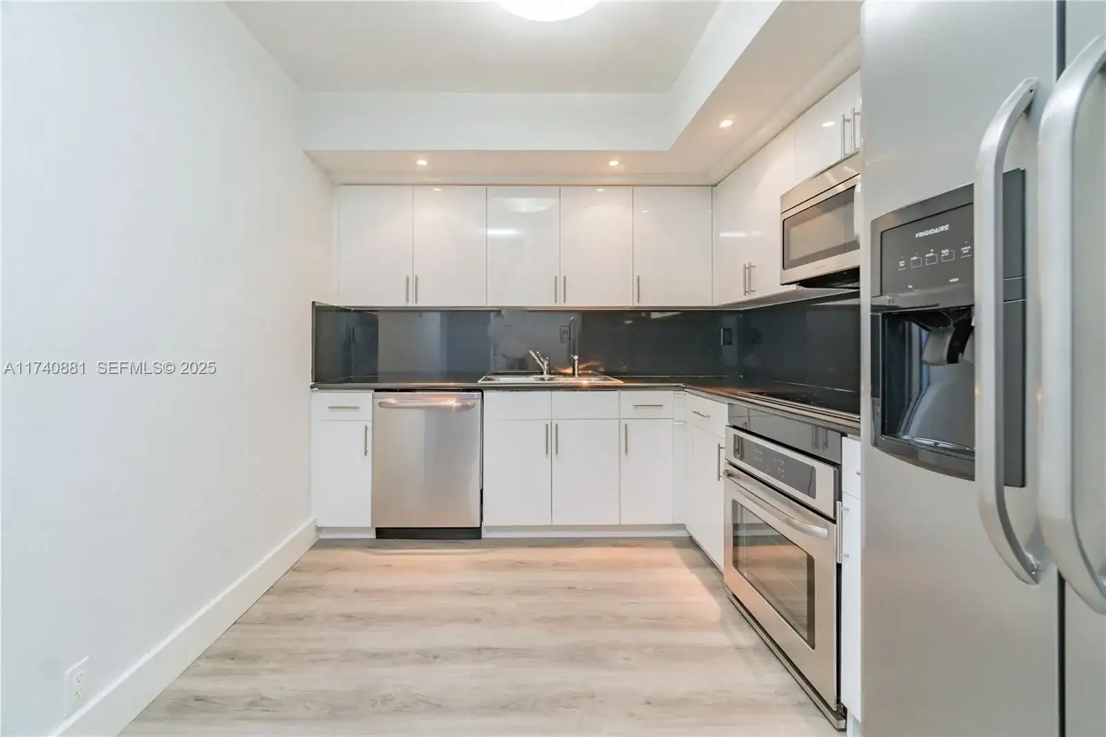 3530 Mystic Pointe Dr # 1513, Aventura FL 33180 photo 3
