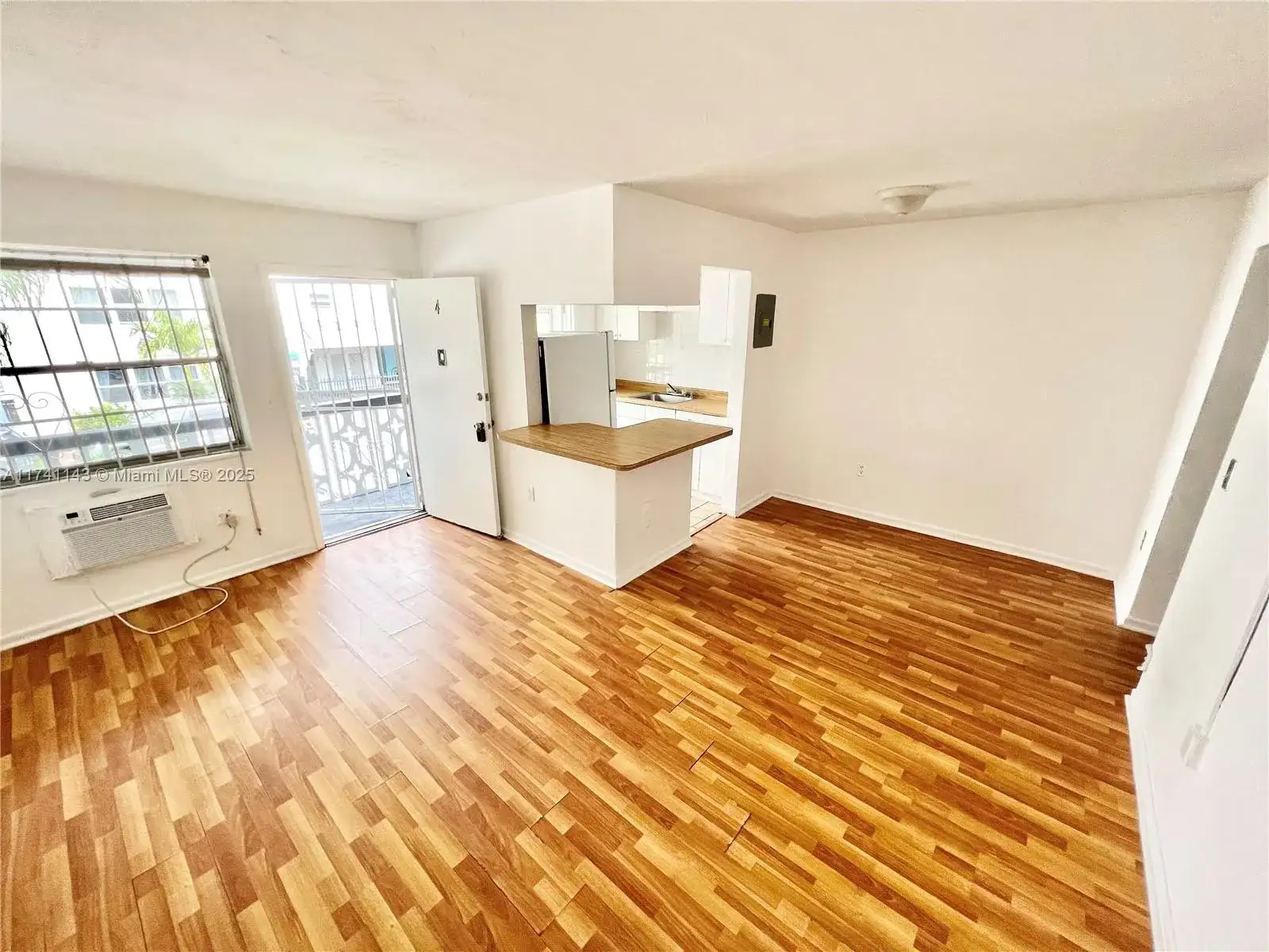 759 Meridian Ave # 4, Miami Beach FL 33139 photo 3