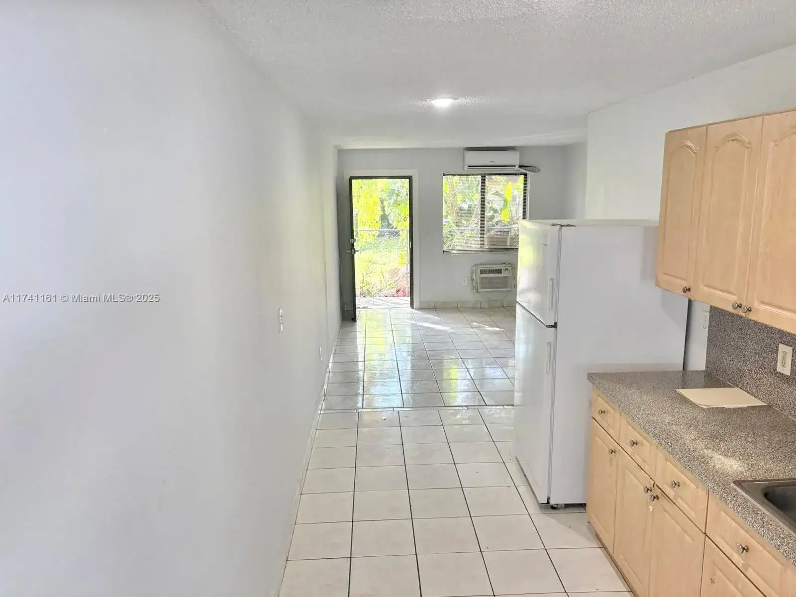 1869 NW Flagler Ter, Miami FL 33125 photo 5