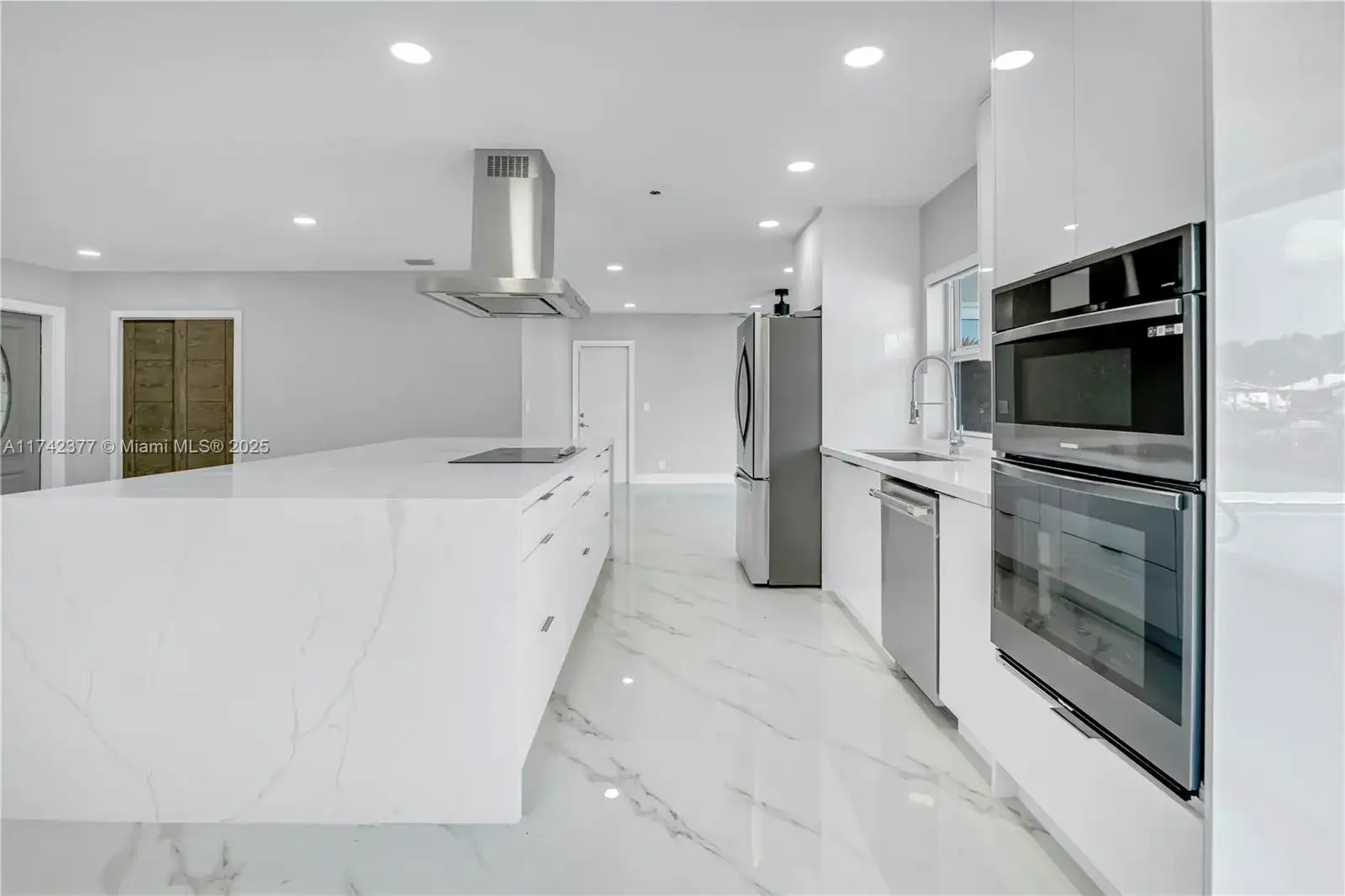 6241 SW 16th St, Plantation FL 33317 photo 3