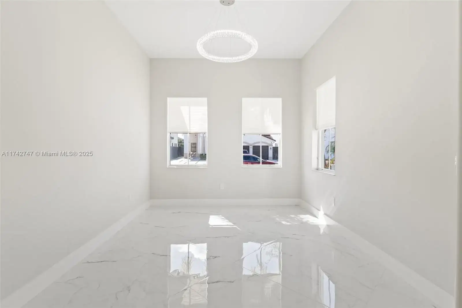 8851 NW 181st St, Hialeah FL 33018 photo 4