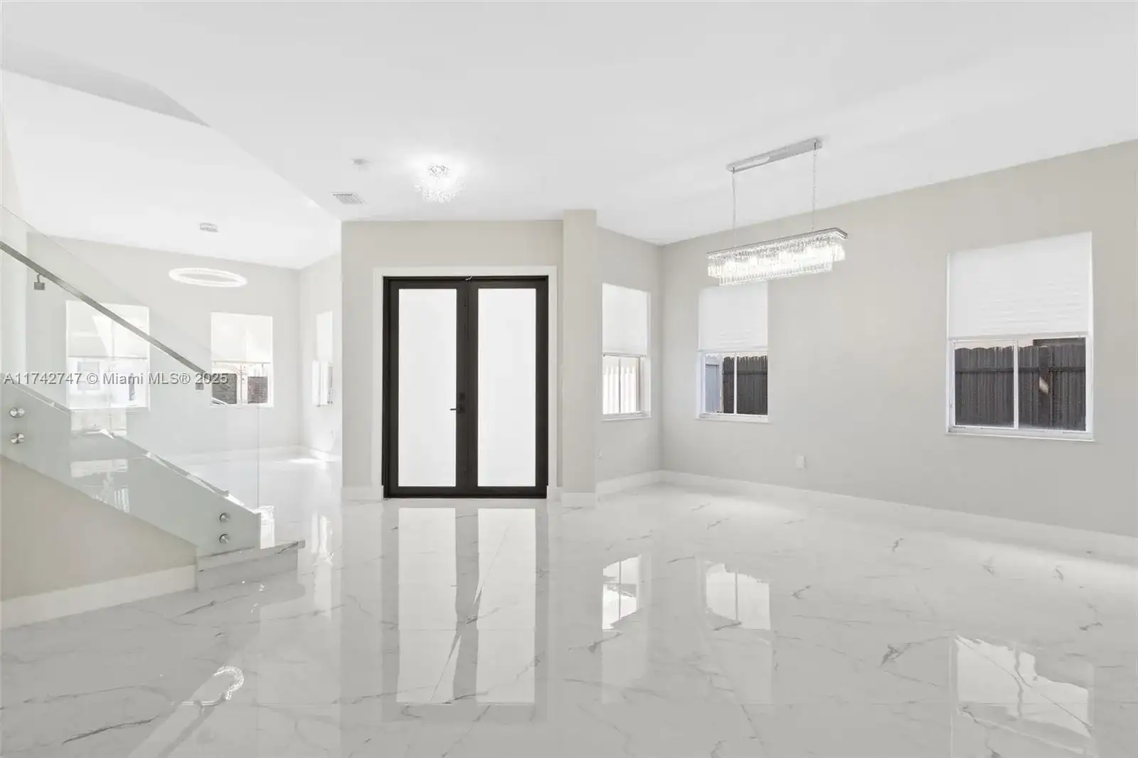 8851 NW 181st St, Hialeah FL 33018 photo 5