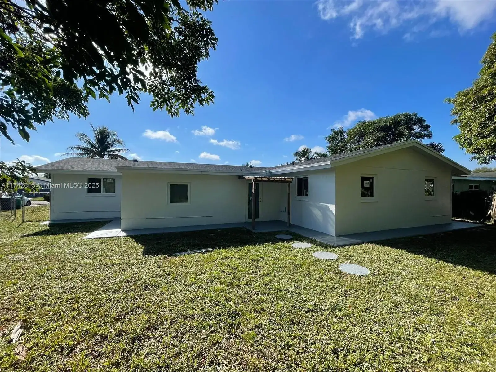 4421 NW 12th Ct, Lauderhill FL 33313 photo 4