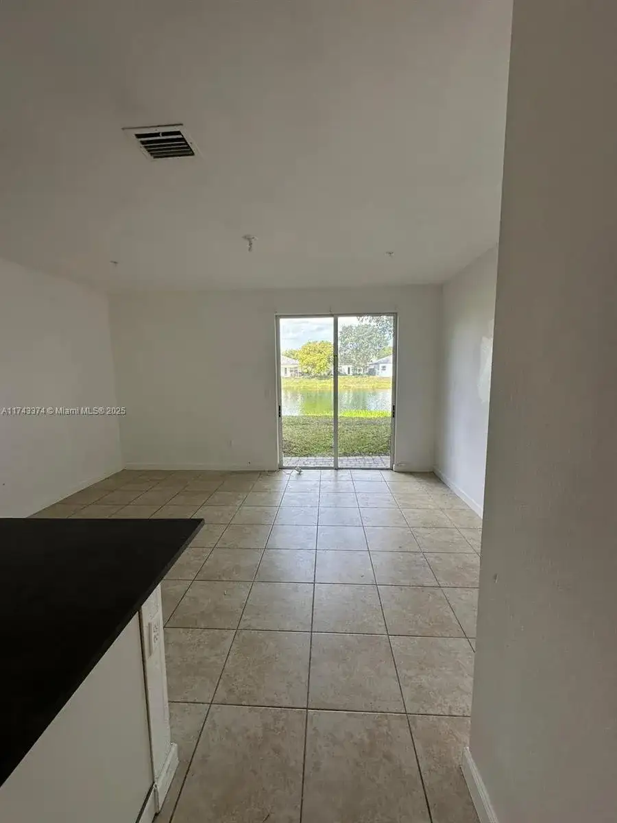 2819 SE 1st Dr # 9, Homestead FL 33033 photo 2