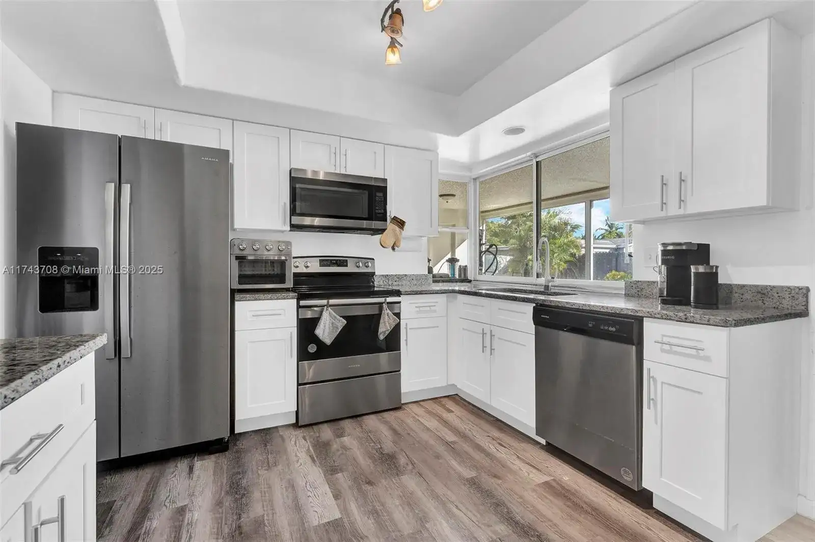 7900 NW 1st Ct, Margate FL 33063 photo 3
