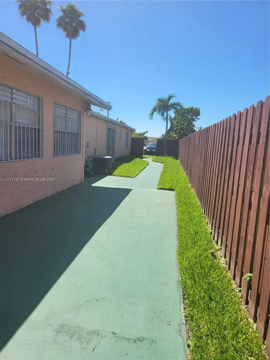 6771 NW 199th Ter, Hialeah FL 33015 photo 3