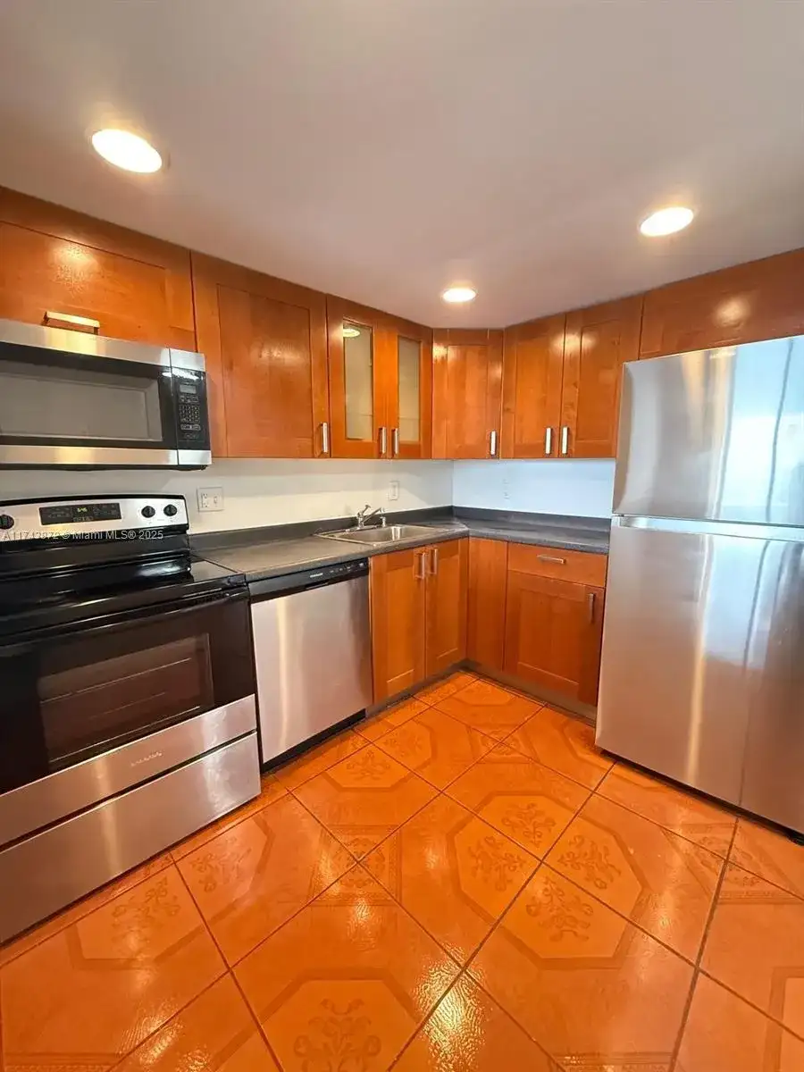 13499 Biscayne Blvd # 1114, North Miami FL 33181 photo 2