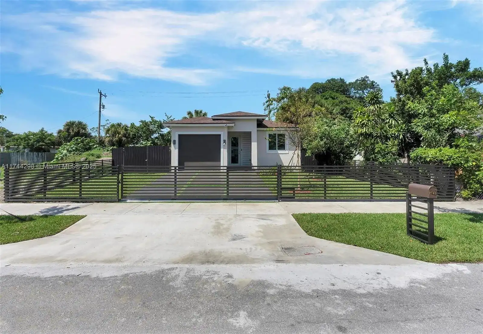 2761 NW 5th St, Pompano Beach FL 33069 photo 4