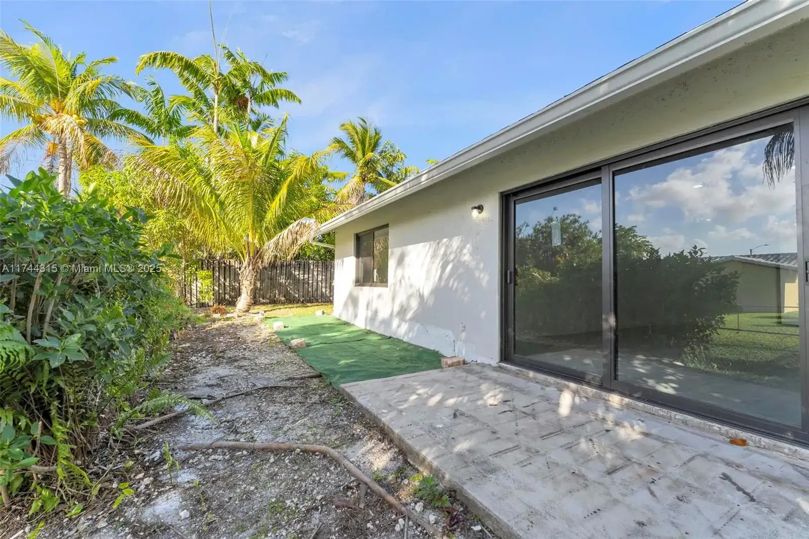 4299 NW 18th Ter, Oakland Park FL 33309 photo 5