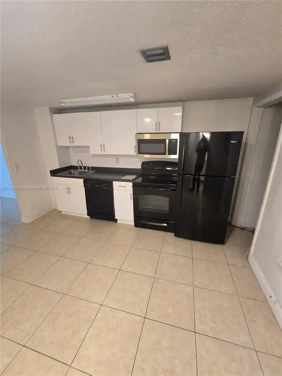 825 Brickell Bay Dr # 849, Miami FL 33131 photo 3
