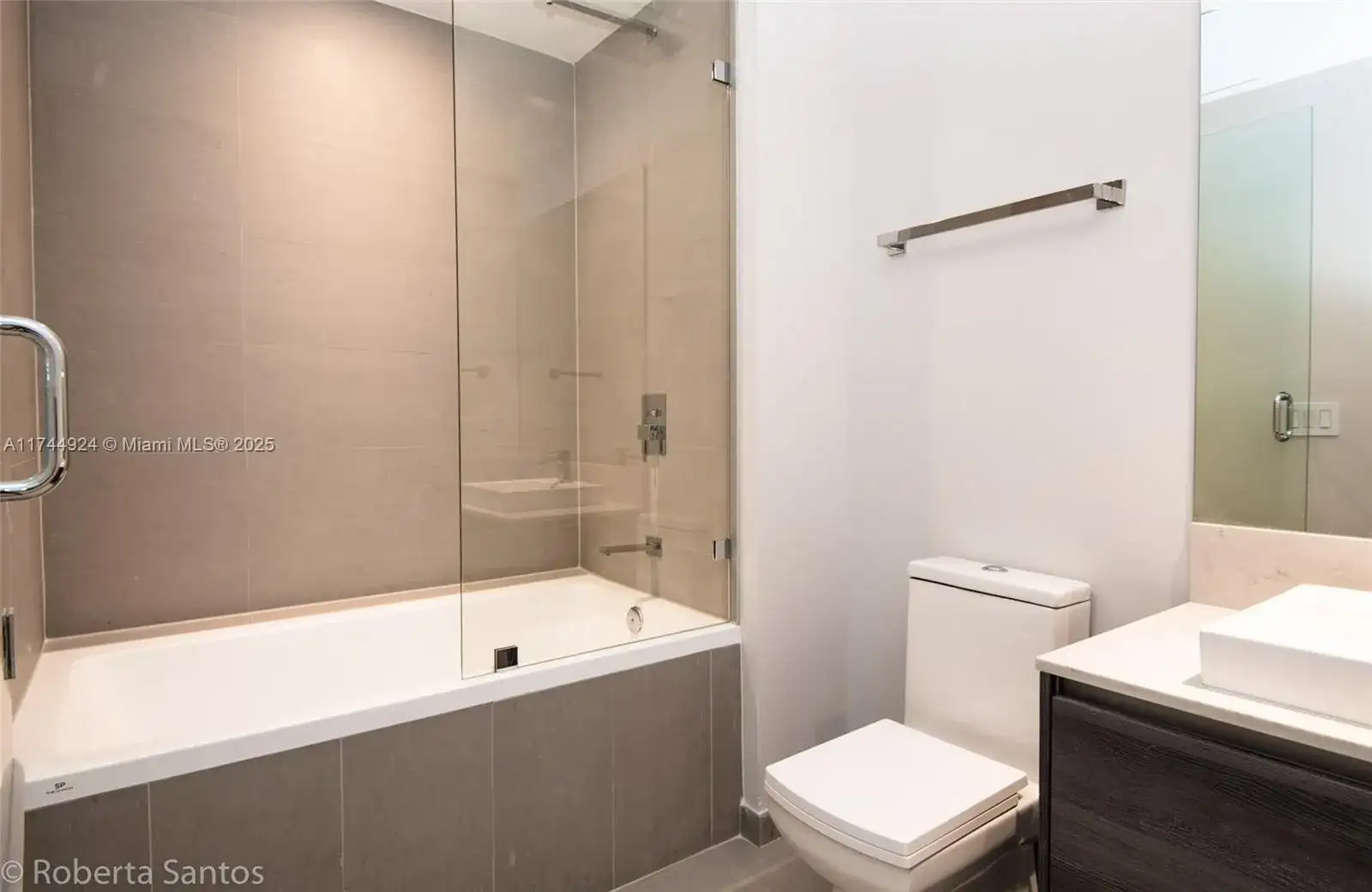 1080 Brickell Ave # 3205, Miami FL 33131 photo 5