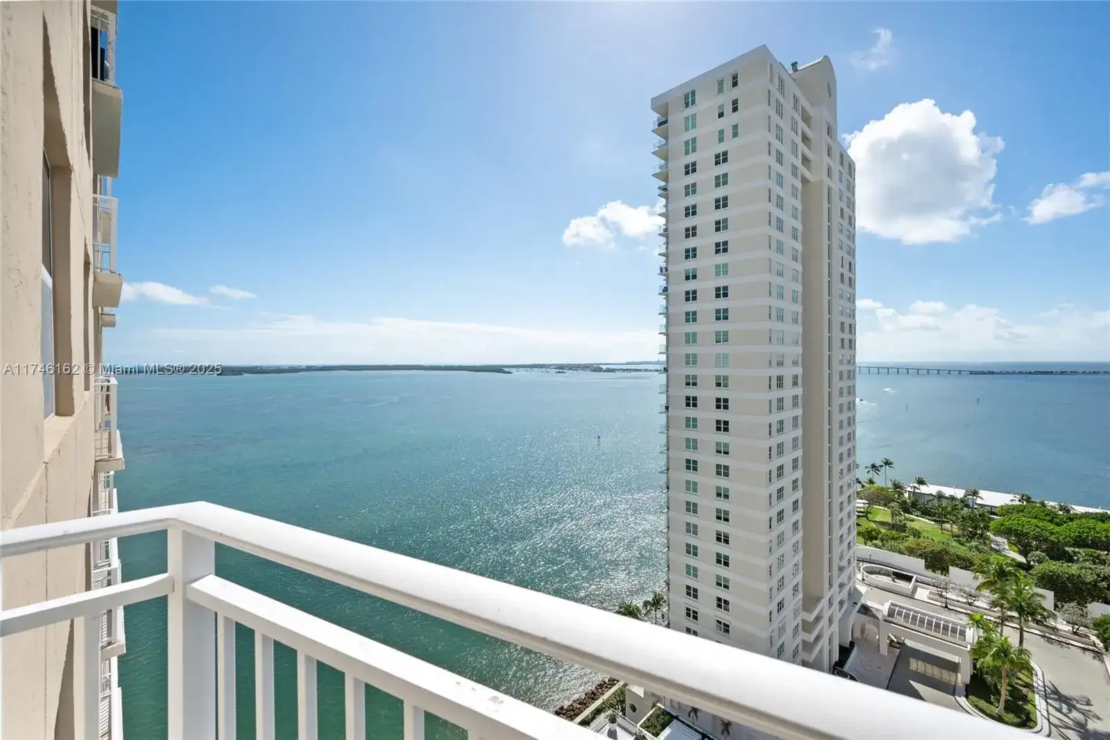 770 Claughton Island Dr # 2110, Miami FL 33131 photo 2
