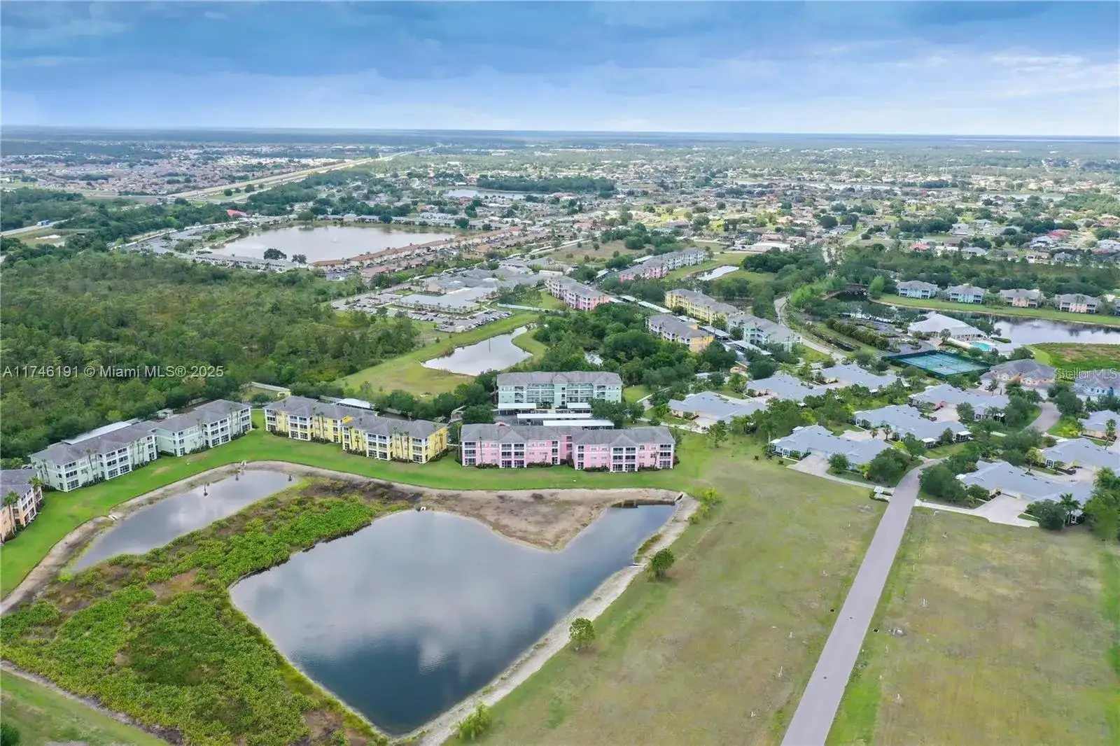 2121 Heron Lake DR # 204, Punta Gorda FL 33983 photo 3