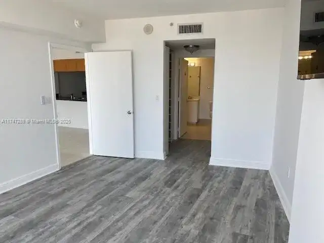 1750 N Bayshore Dr # 3112, Miami FL 33132 photo 4