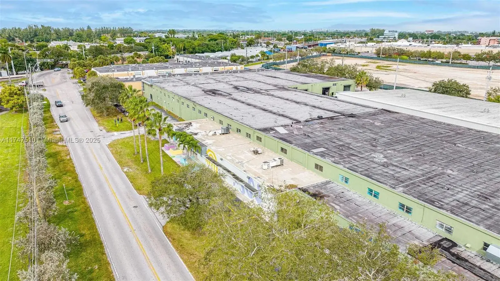 7007 N Waterway Dr, Miami FL 33155 photo 3