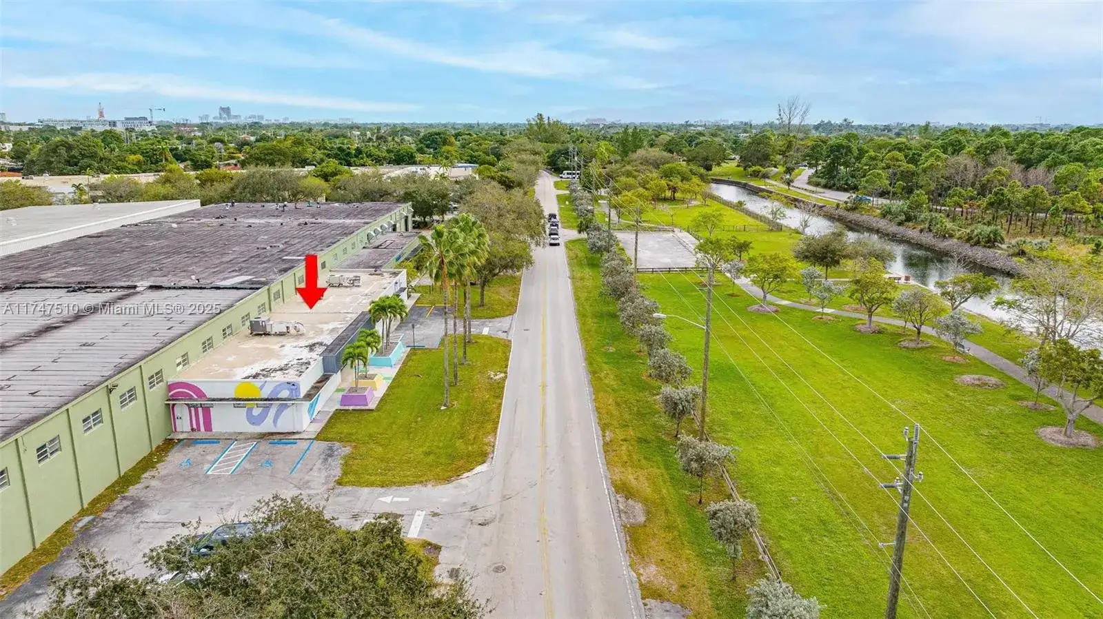 7007 N Waterway Dr, Miami FL 33155 photo 4