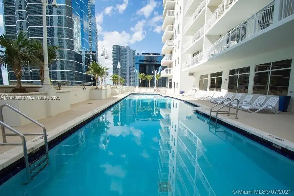 1200 Brickell Bay Dr # 3924, Miami FL 33131 photo 3