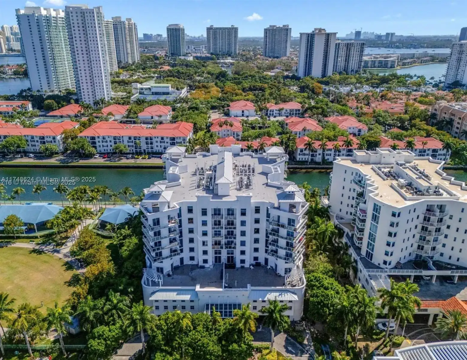 3030 NE 188th St # 602, Aventura FL 33180 photo 2