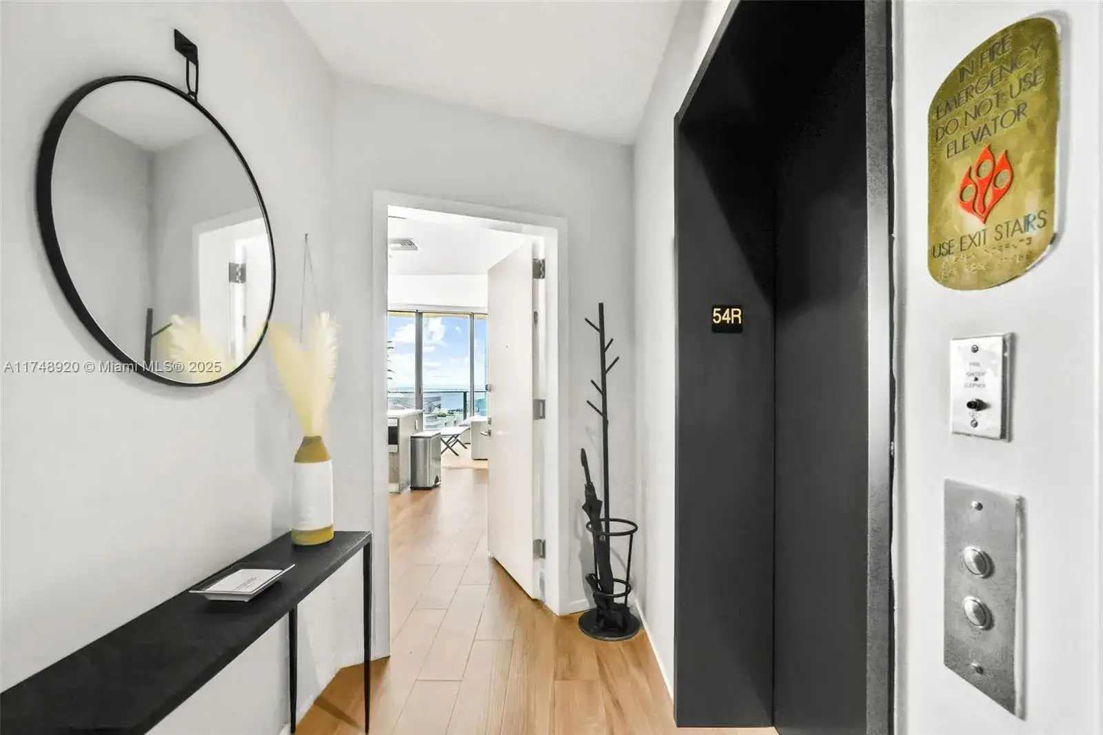 801 S Miami Ave # 5403, Miami FL 33131 photo 2