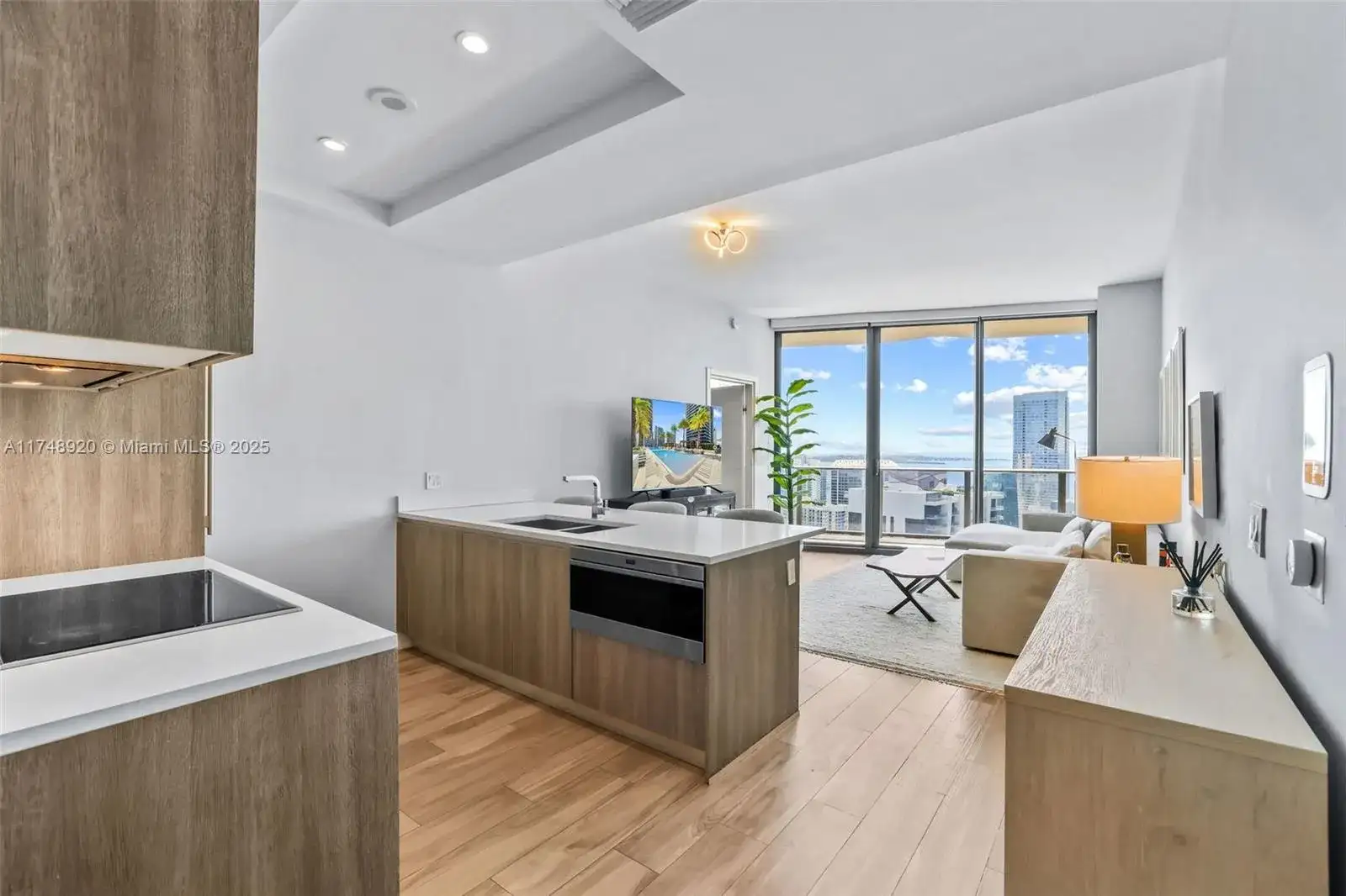 801 S Miami Ave # 5403, Miami FL 33131 photo 3