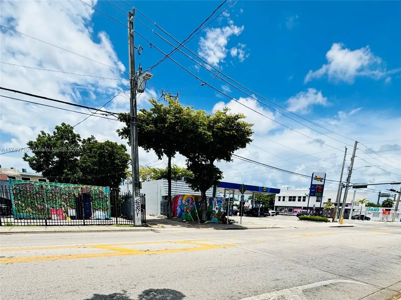 203 NW 35th St, Miami FL 33127 photo 3