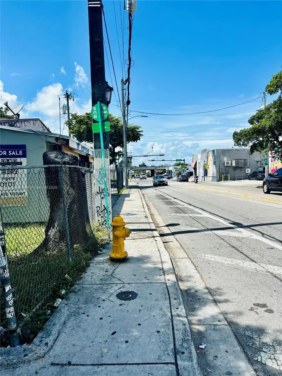 203 NW 35th St, Miami FL 33127 photo 5