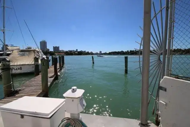 900 Bay Dr, Miami Beach FL 33141 photo 2