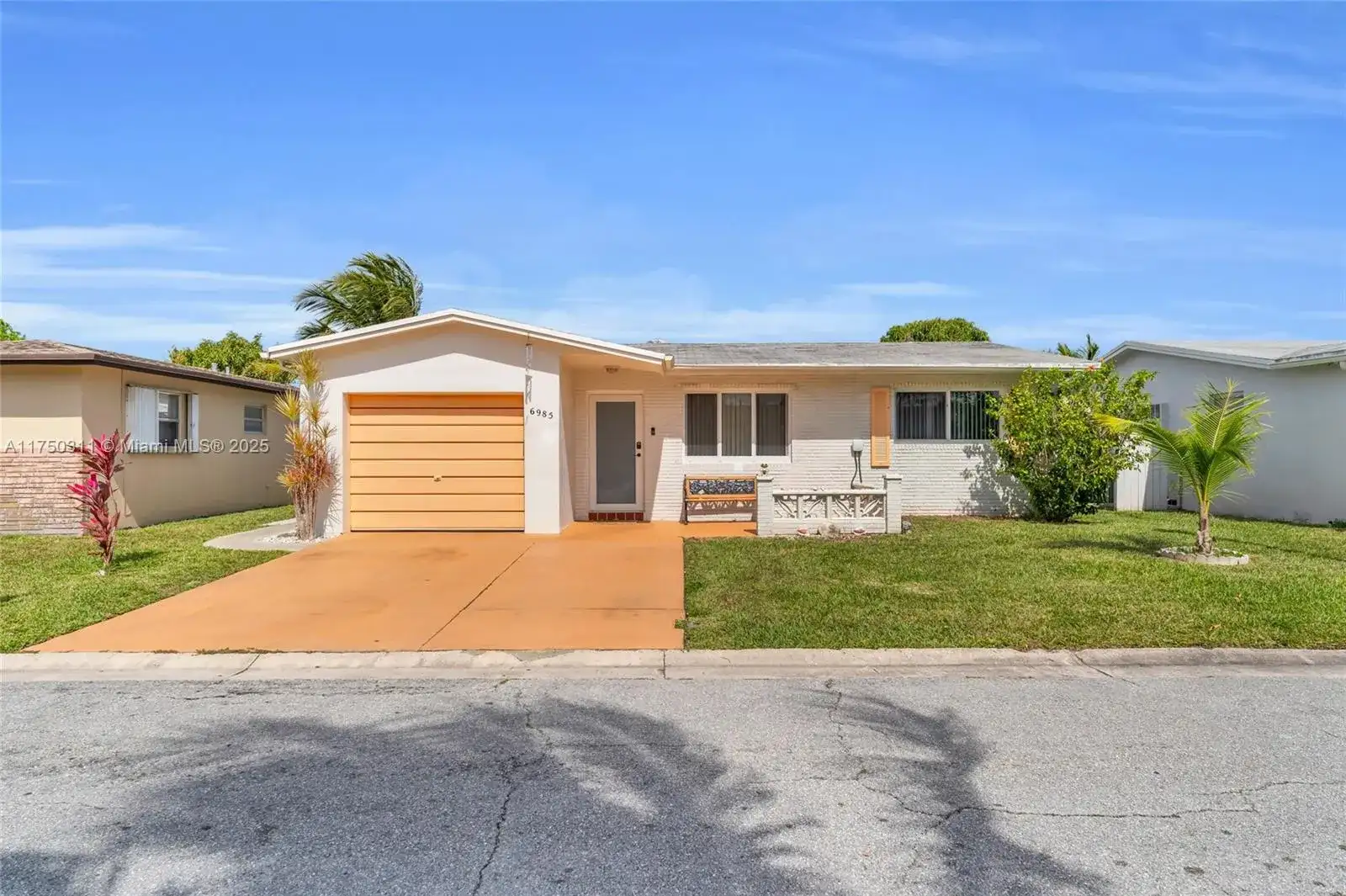 6985 NW 11th, Margate FL 33063 photo 2