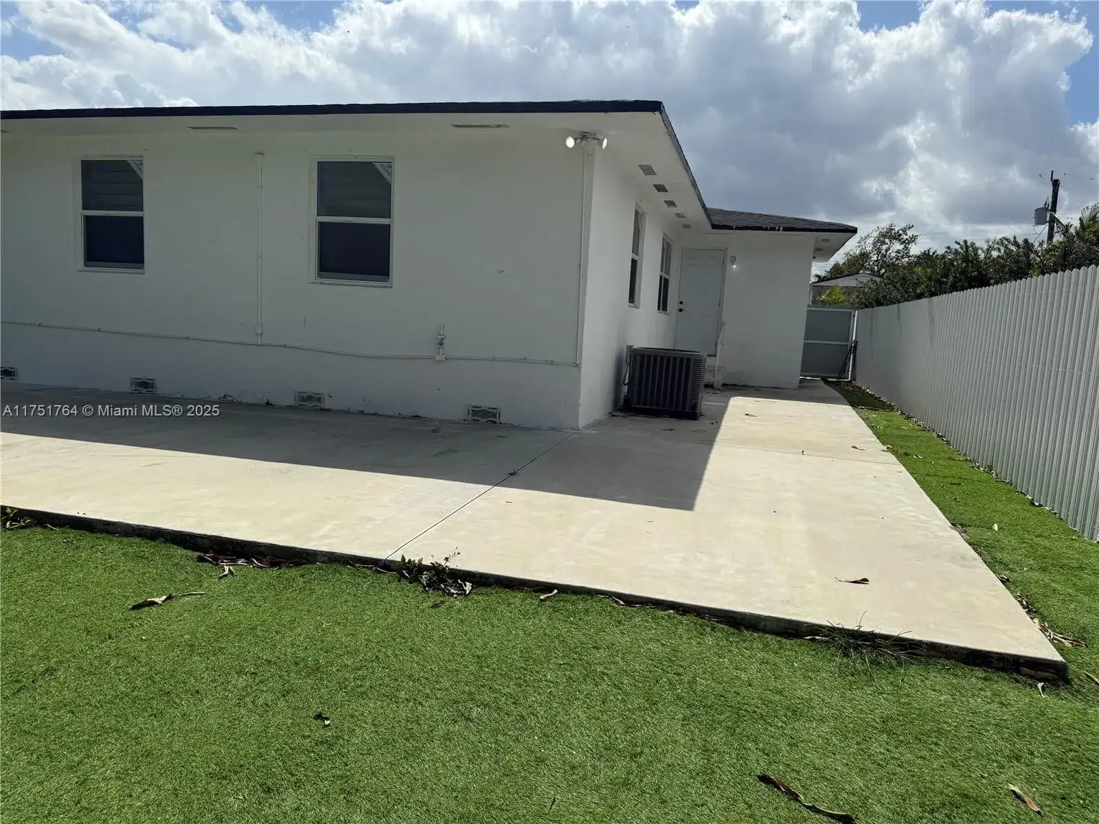 2151 NW 59th St, Miami FL 33142 photo 4