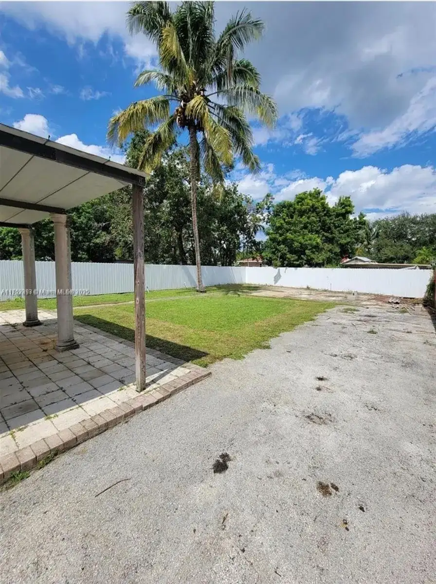 247 NW 97th St, Miami FL 33150 photo 2