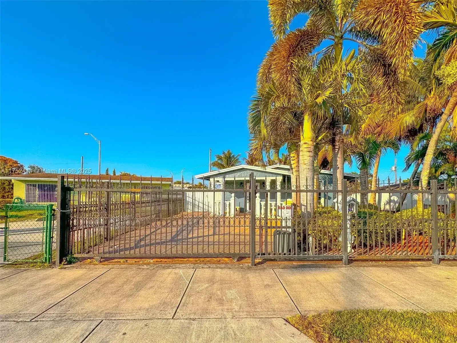621 SE 3rd Pl, Hialeah FL 33010 photo 3