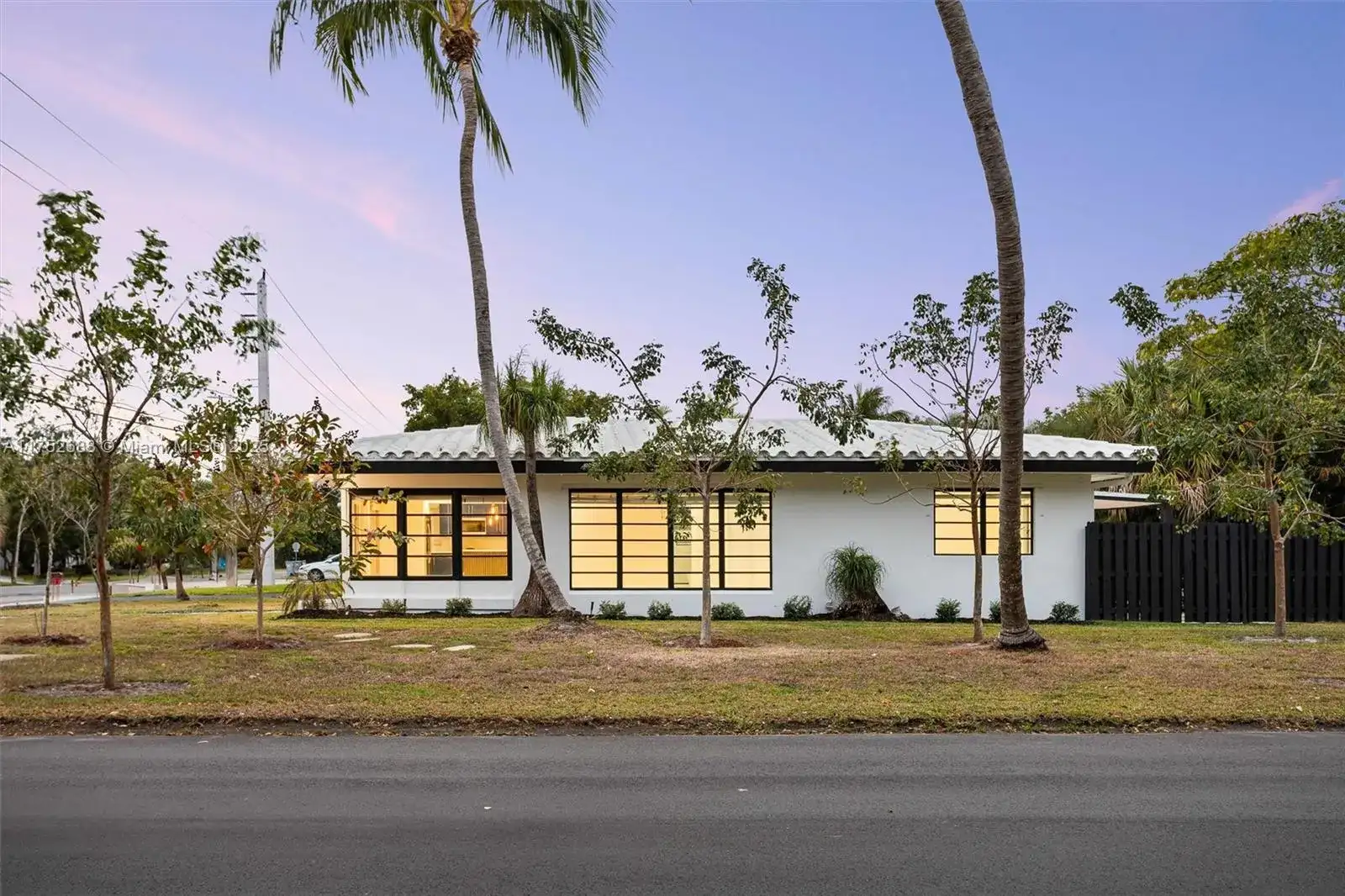 1817 NE 2nd St, Pompano Beach FL 33060 photo 3