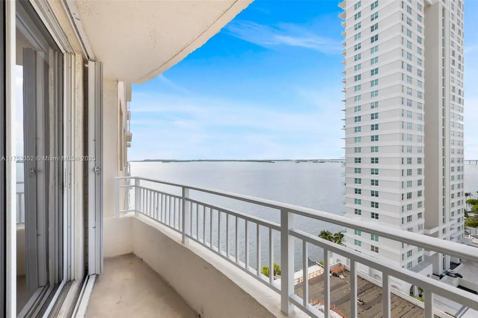 770 Claughton Island Dr # 15, Miami FL 33131 photo 2